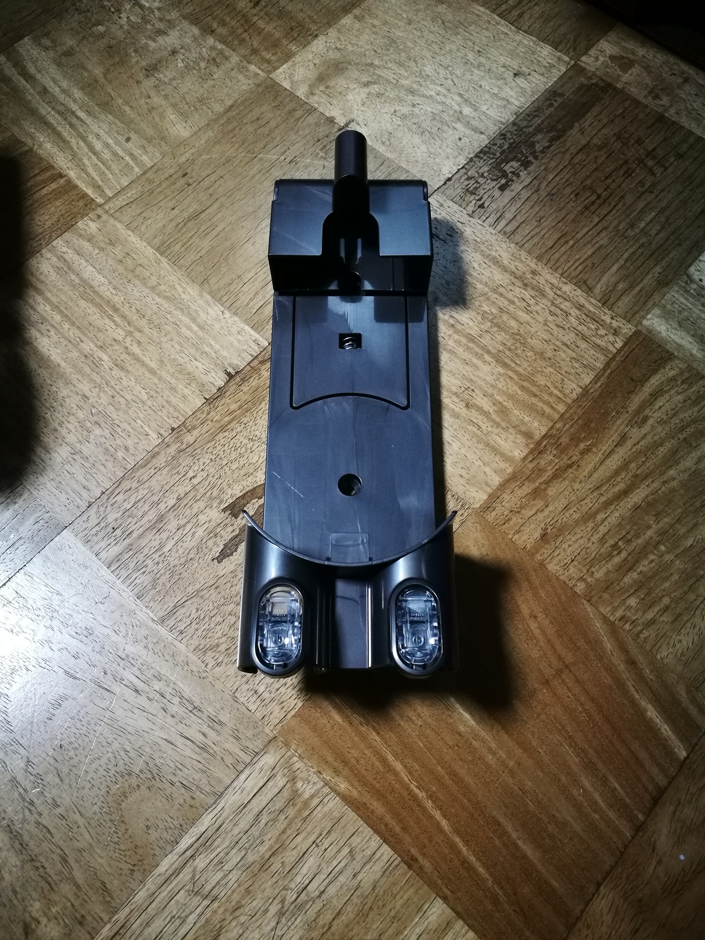 掃除機のヘッドなど収納用品の様子